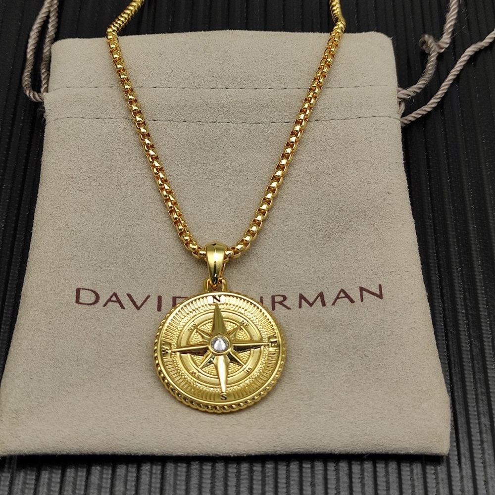 ☘️David Yurman Gold Compass Pendant Necklace with Center Stone on Chain